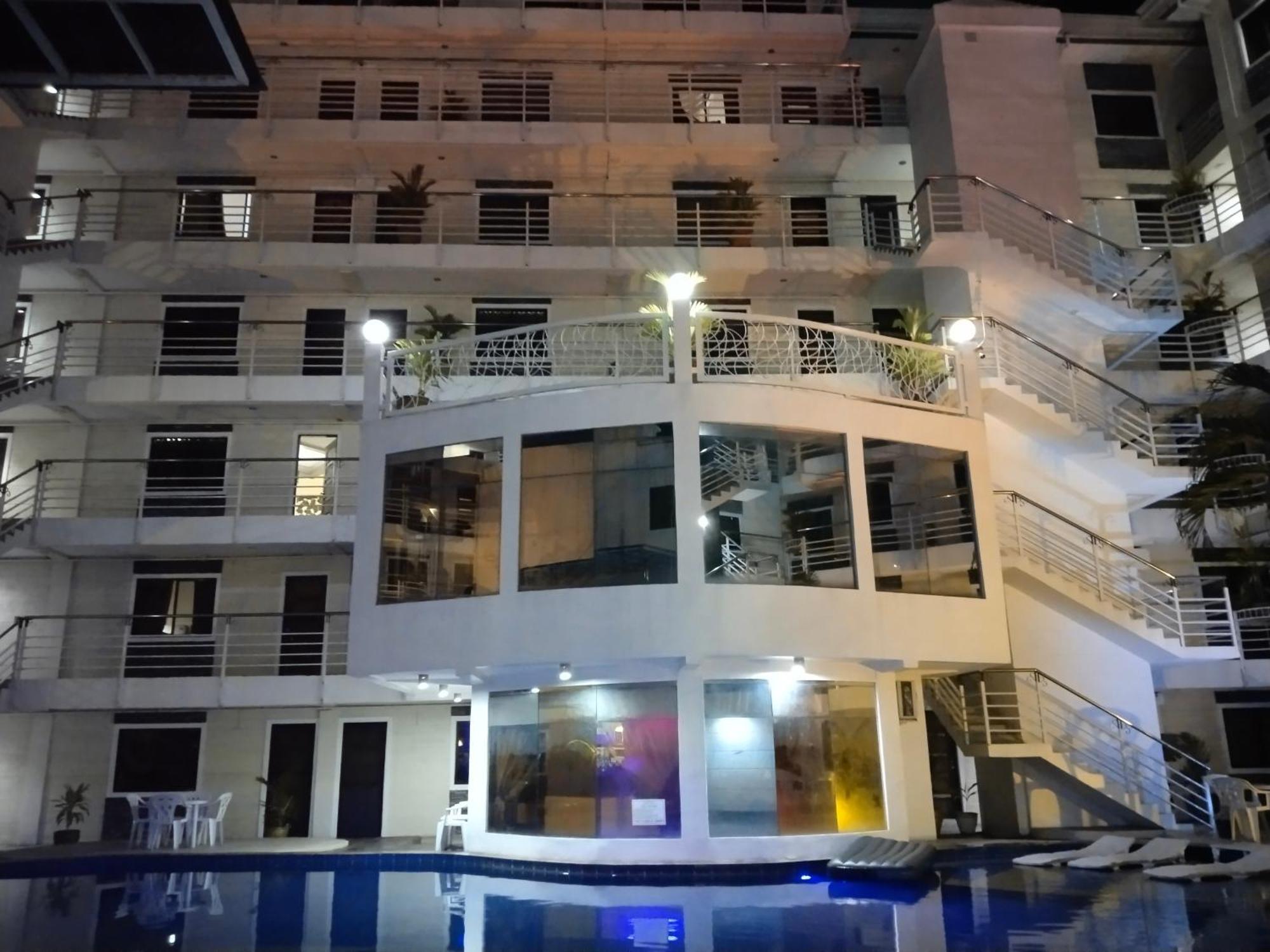 Jack Kandi Grosvenor Square Angeles Exterior photo